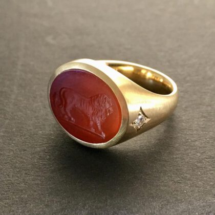 Ring 750 / 18 kt Roségold, Karneol Sigel Löwe hand graving, Diamanten